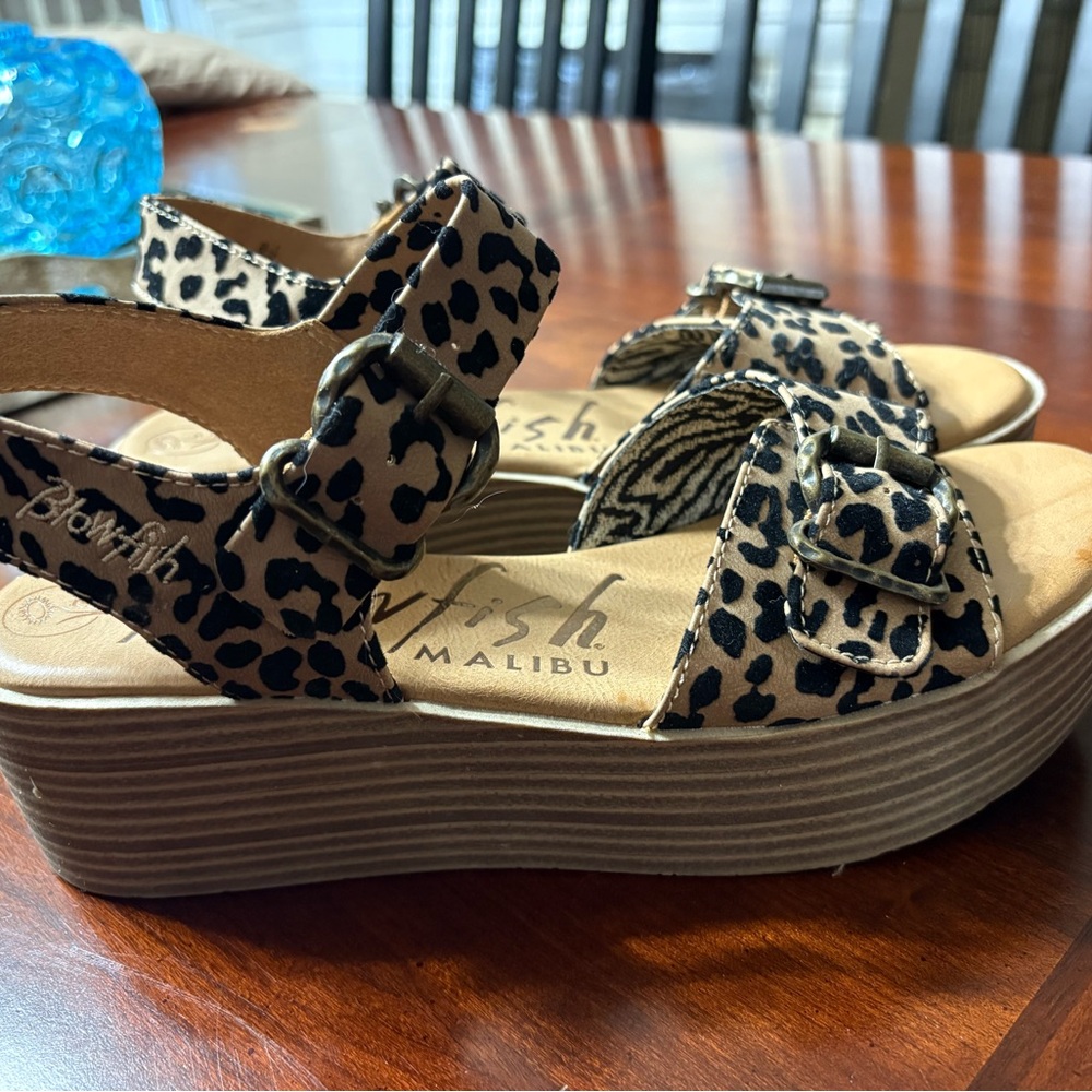 Women’s sandals